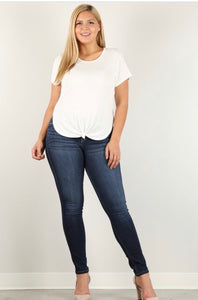 Twist it up  front knot Curvy tee white